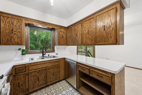 2460 Kewanee Way Golden Valley MN 55422