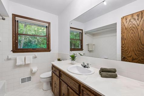 2460 Kewanee Way Golden Valley MN 55422