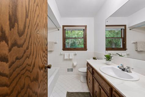 2460 Kewanee Way Golden Valley MN 55422