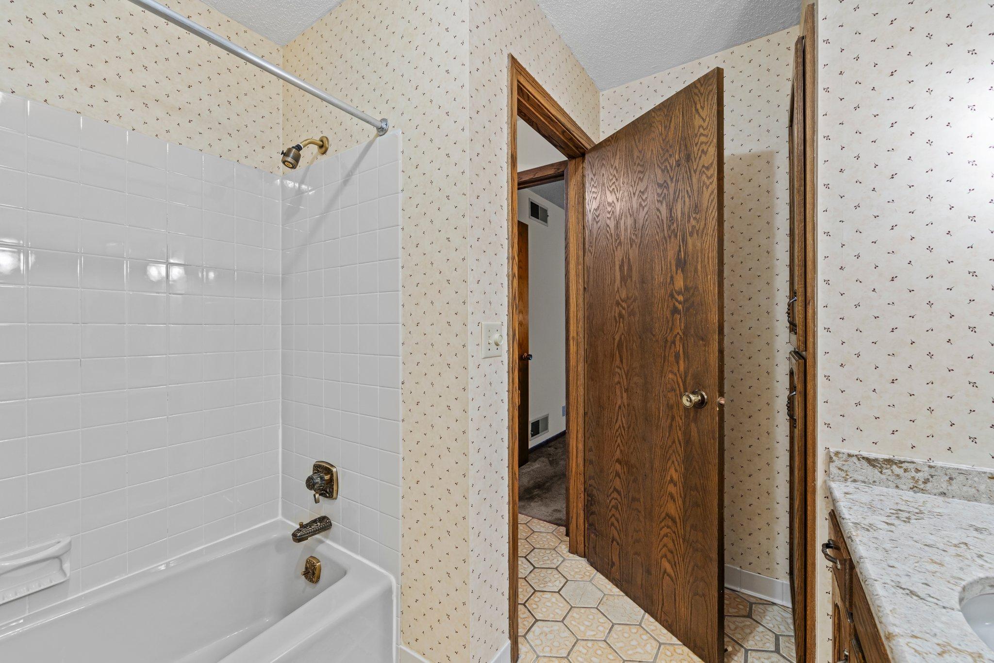 1267 Nursery Hill Lane Arden Hills MN 55112