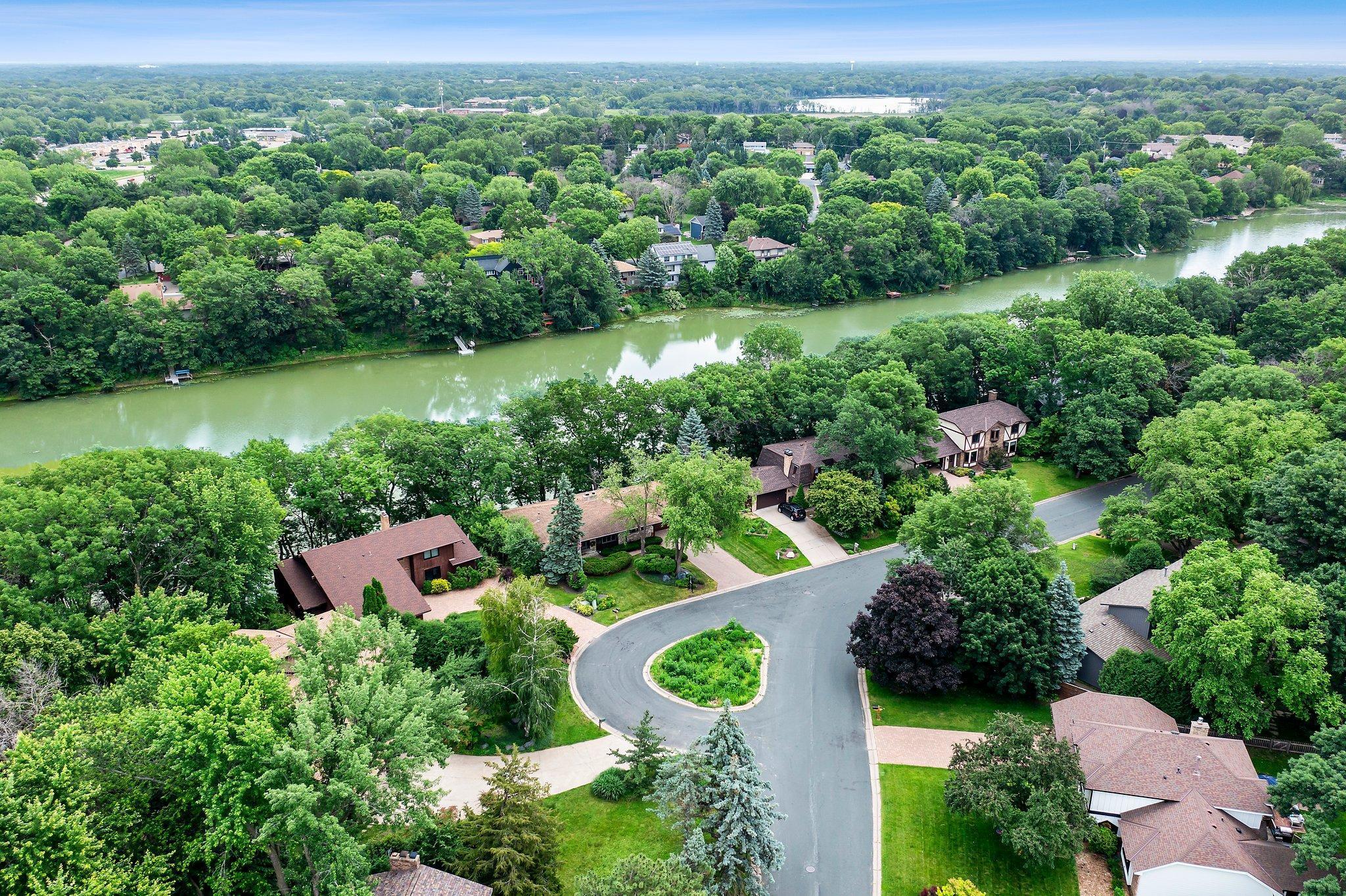 1267 Nursery Hill Lane Arden Hills MN 55112