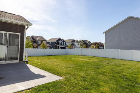 1702 Athens Terrace Shakopee MN 55379