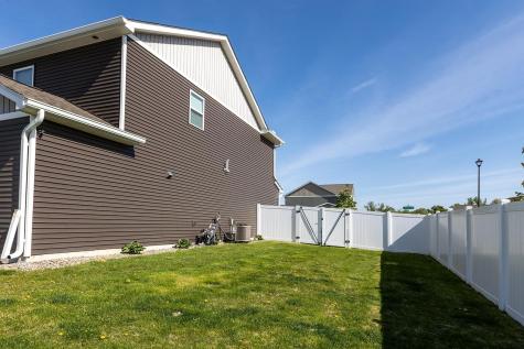1702 Athens Terrace Shakopee MN 55379