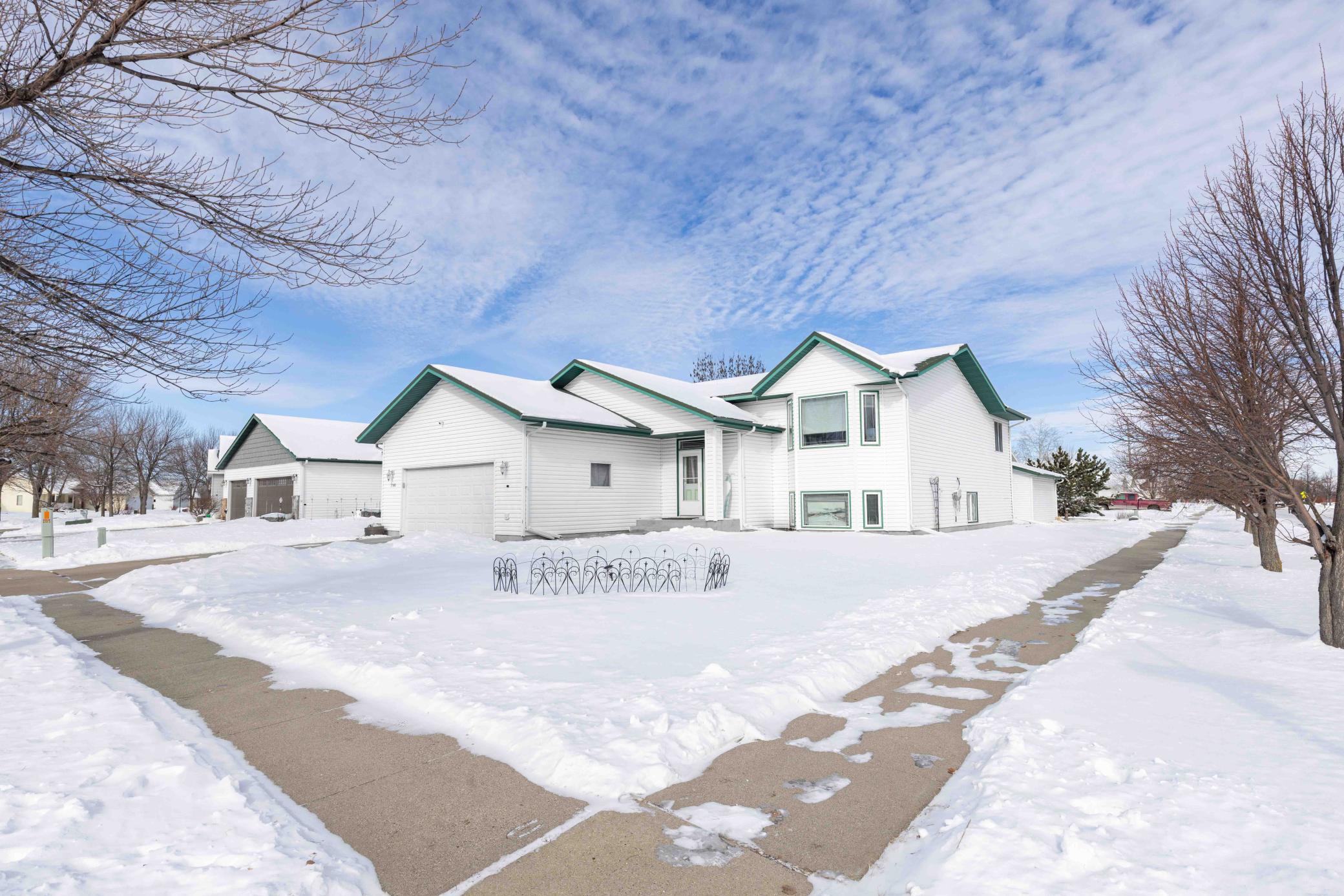 790 Lakeridge Drive West Fargo ND 58078