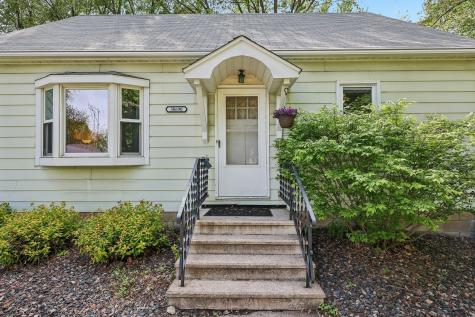 30690 N Lakes Trail Lindstrom MN 55045