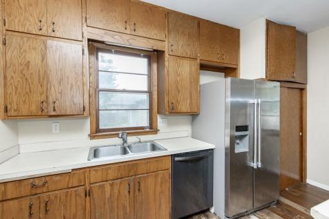 1009 18th Avenue N Moorhead MN 56560