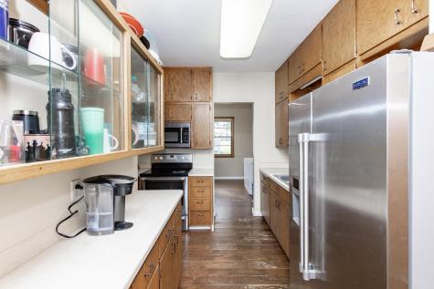 1009 18th Avenue N Moorhead MN 56560