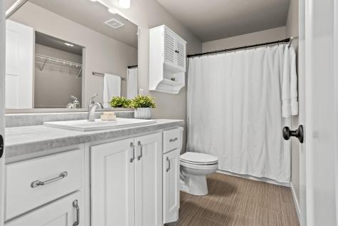 1306 22nd Avenue W West Fargo ND 58078