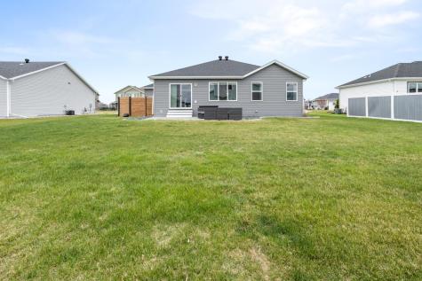 1306 22nd Avenue W West Fargo ND 58078