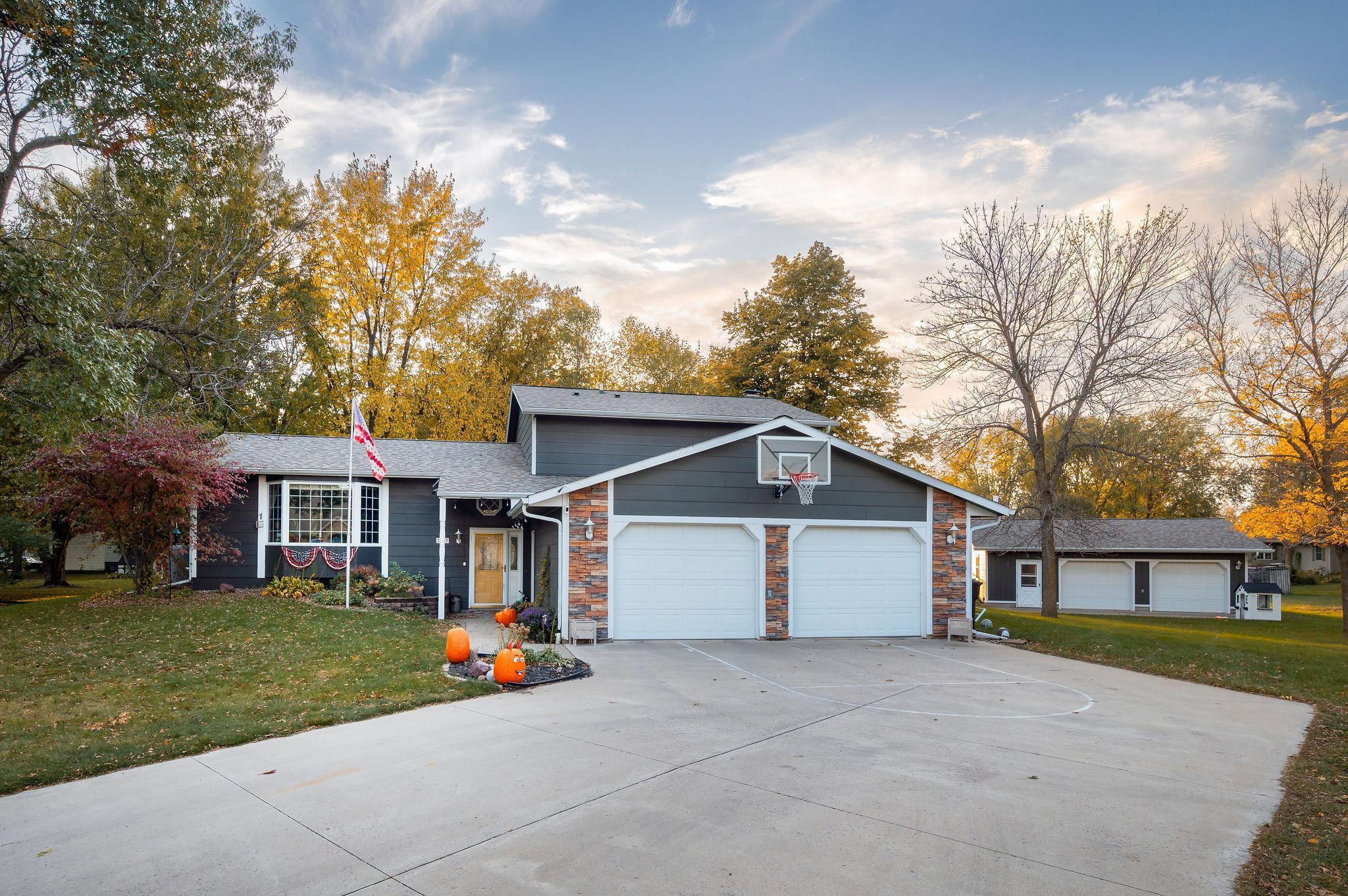 1835 Jamison Drive Windom MN 56101