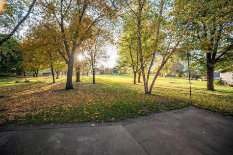 1835 Jamison Drive Windom MN 56101