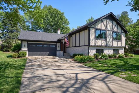 11230 48TH Avenue N Plymouth MN 55442