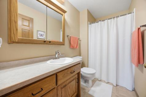 3250 40 Avenue S Fargo ND 58104