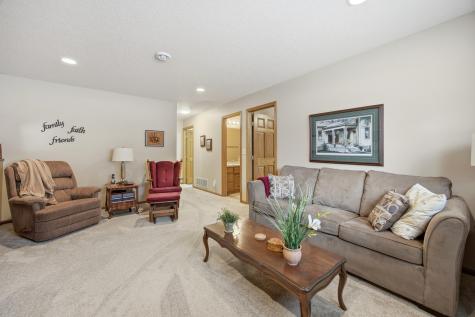 3250 40 Avenue S Fargo ND 58104