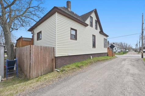 216 N 38th Avenue W Duluth MN 55807