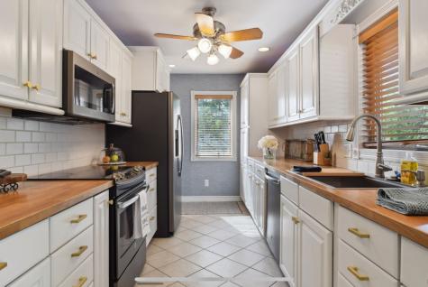 2926 Bay Street Wayzata MN 55391