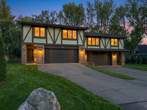 1042 E Circle Drive Wayzata MN 55391