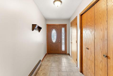 1895 Deer Hills Trail Eagan MN 55122