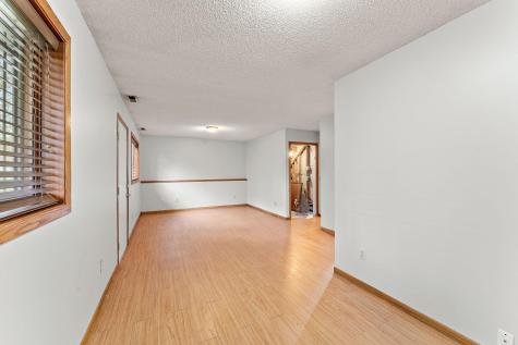1895 Deer Hills Trail Eagan MN 55122