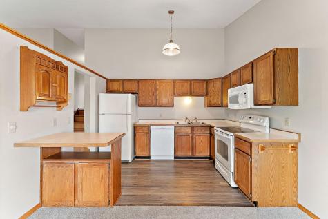 1895 Deer Hills Trail Eagan MN 55122