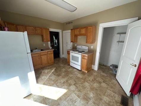 712 3rd Street SW Willmar MN 56201