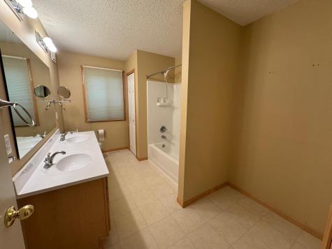 17713 96th Avenue N Maple Grove MN 55311