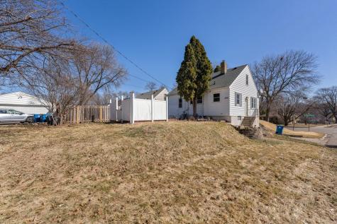 2901 Zenith Avenue N Robbinsdale MN 55422