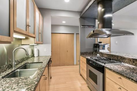 561 Laurel Avenue Saint Paul MN 55102
