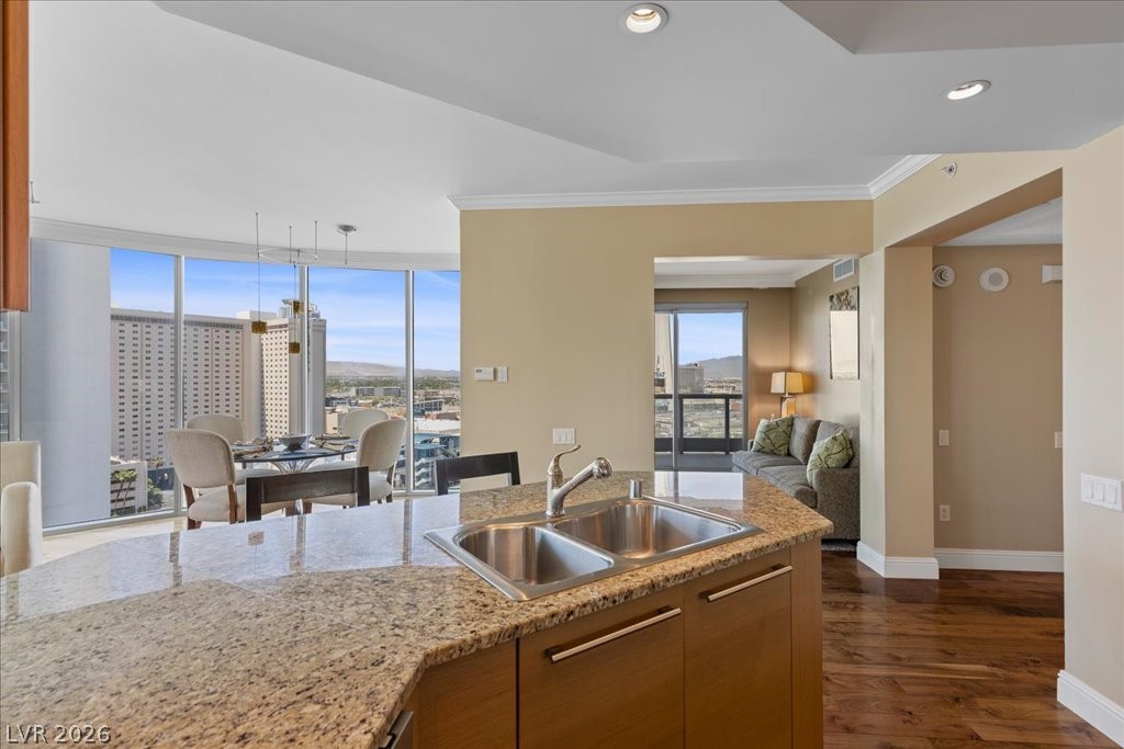 322 Karen Avenue 1608 Las Vegas NV 89109