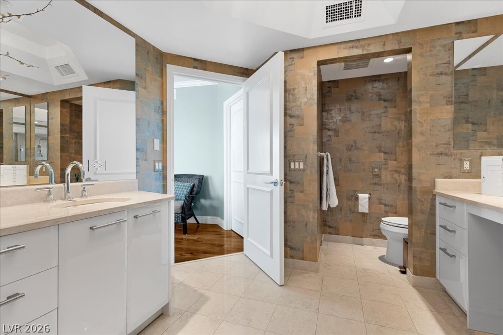 322 Karen Avenue 1608 Las Vegas NV 89109