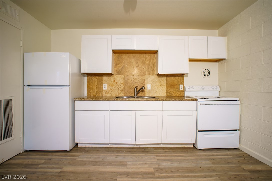 3726 Hazelwood Street 15 Las Vegas NV 89119