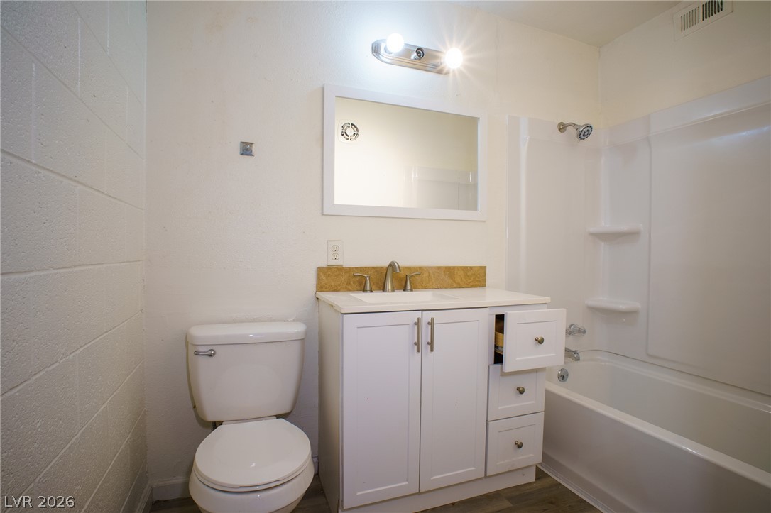 3726 Hazelwood Street 15 Las Vegas NV 89119