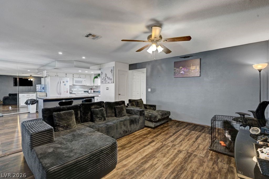 7600 Cromberg Avenue 201 Las Vegas NV 89145