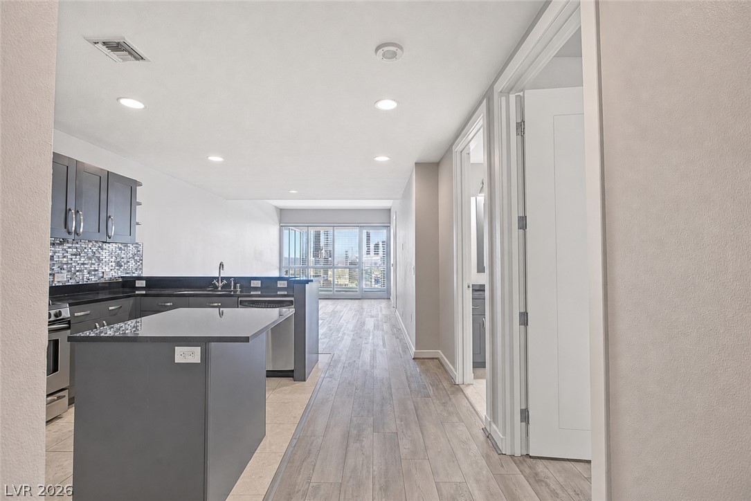 4525 Dean Martin Drive 2211 Las Vegas NV 89103