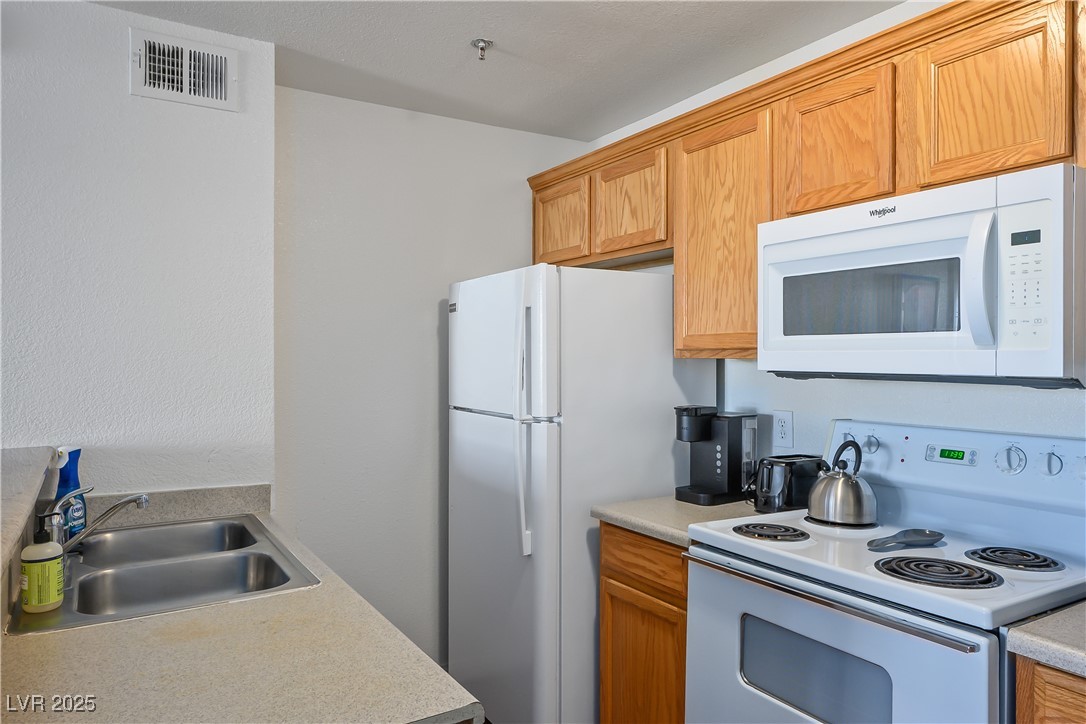 1381 East University Avenue 208 Las Vegas NV 89119