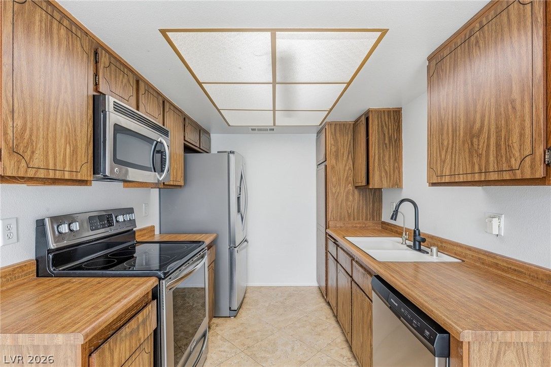 1101 Willow Tree Drive D Las Vegas NV 89128