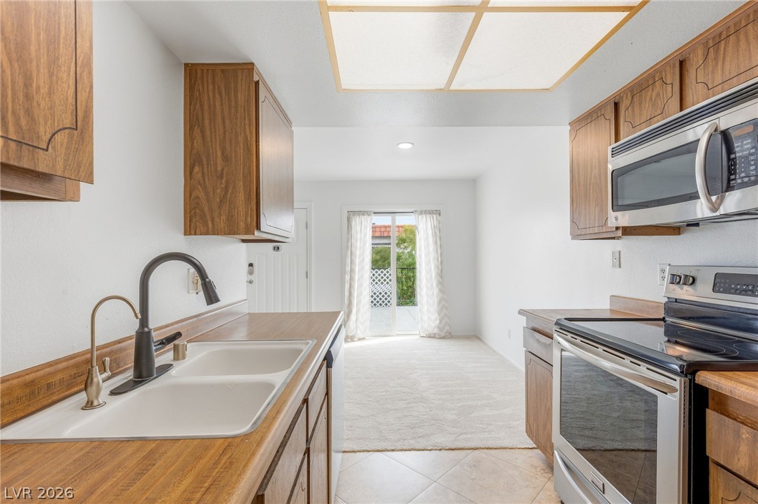 1101 Willow Tree Drive D Las Vegas NV 89128