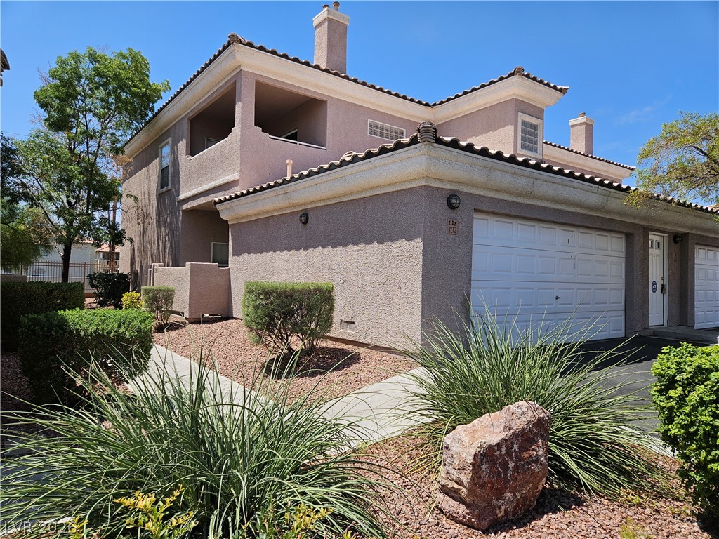 6901 Cobre Azul Avenue 102 Las Vegas NV 89108