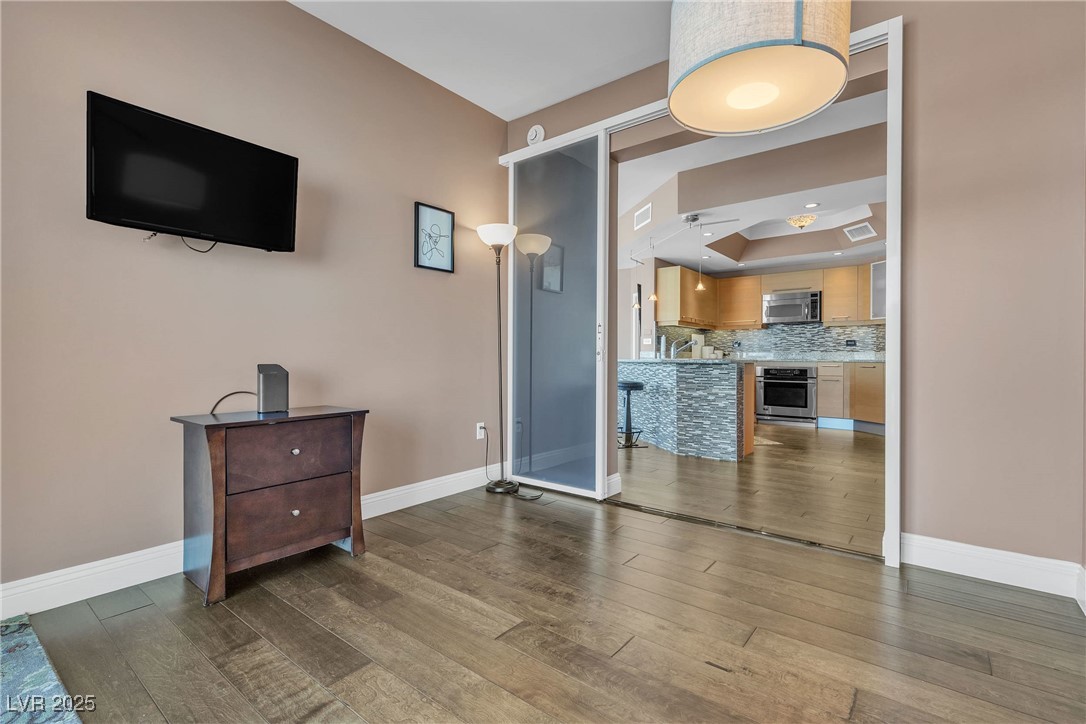 322 Karen Avenue 807 Las Vegas NV 89109