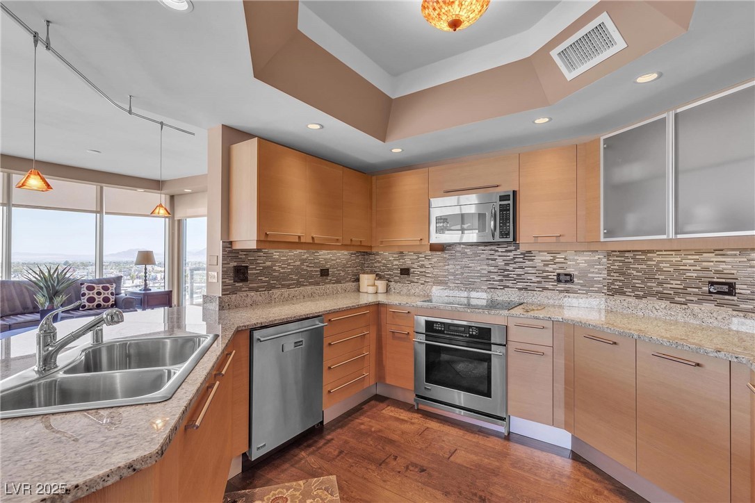 322 Karen Avenue 807 Las Vegas NV 89109