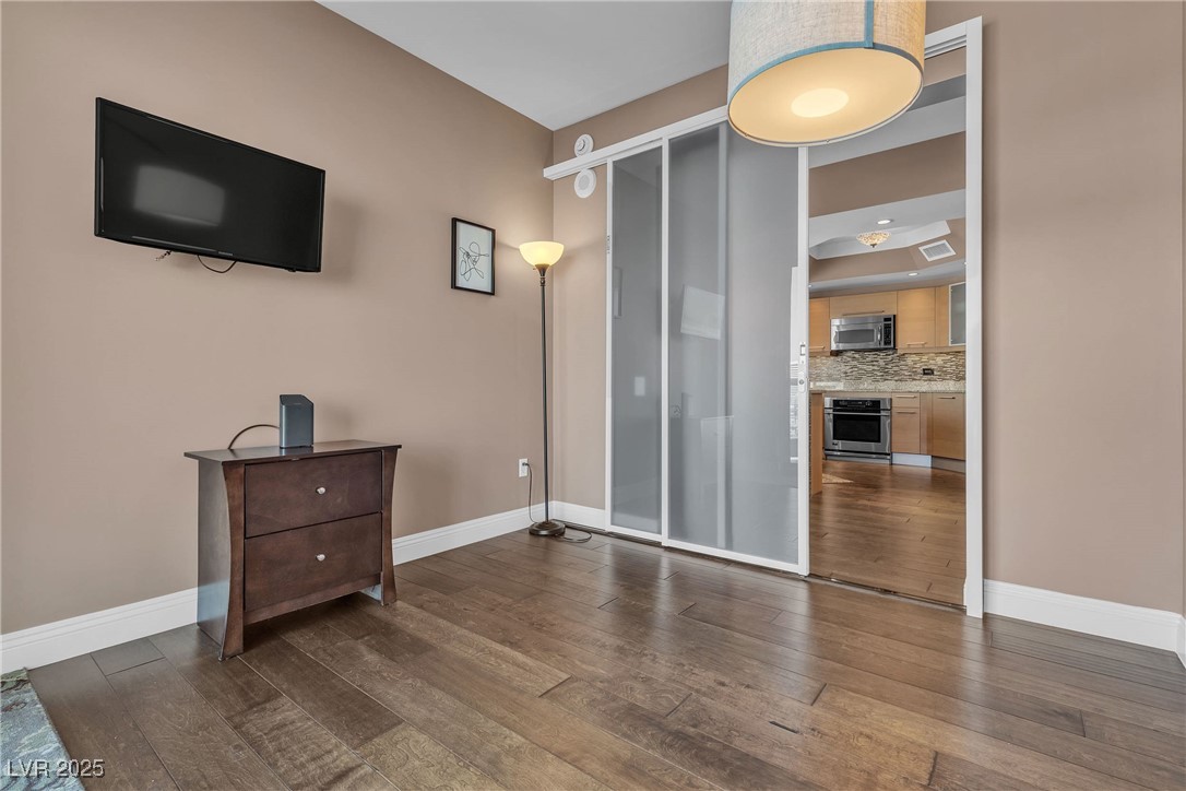 322 Karen Avenue 807 Las Vegas NV 89109