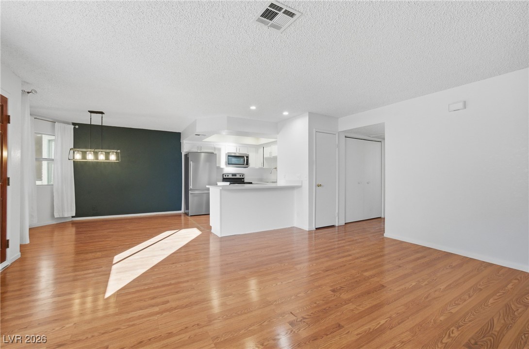 945 Falconhead Lane 201 Las Vegas NV 89128
