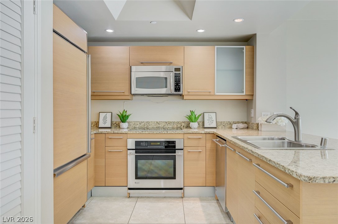 222 Karen Avenue 1503 Las Vegas NV 89109