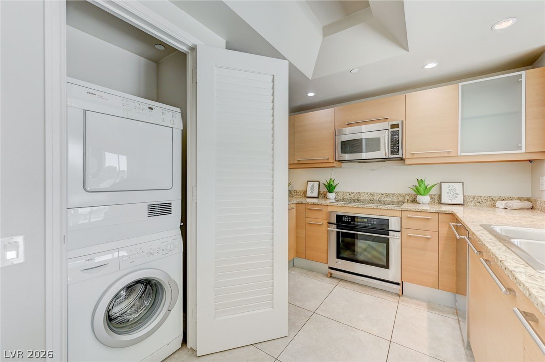 222 Karen Avenue 1503 Las Vegas NV 89109