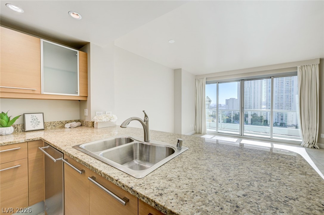 222 Karen Avenue 1503 Las Vegas NV 89109