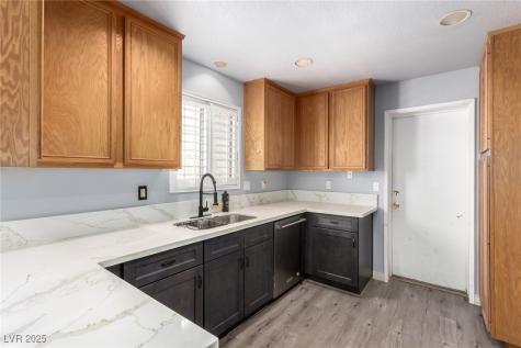 5424 Geneive Lane 105 Las Vegas NV 89108