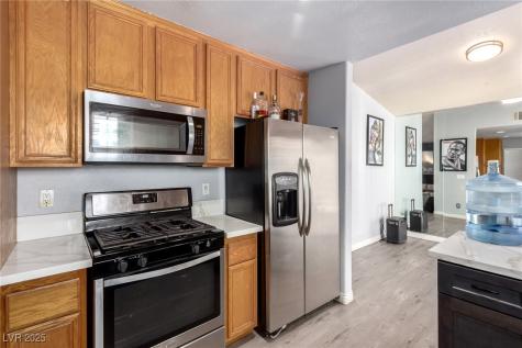 5424 Geneive Lane 105 Las Vegas NV 89108
