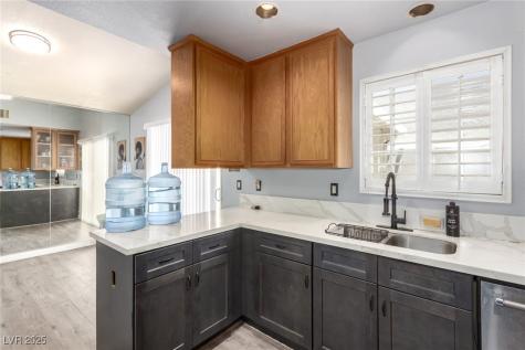5424 Geneive Lane 105 Las Vegas NV 89108