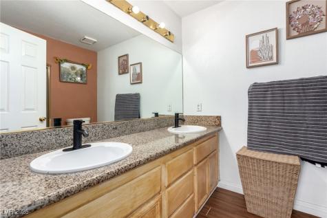 5424 Geneive Lane 105 Las Vegas NV 89108