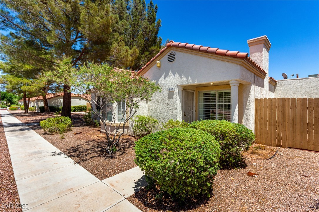 5424 Geneive Lane 105 Las Vegas NV 89108